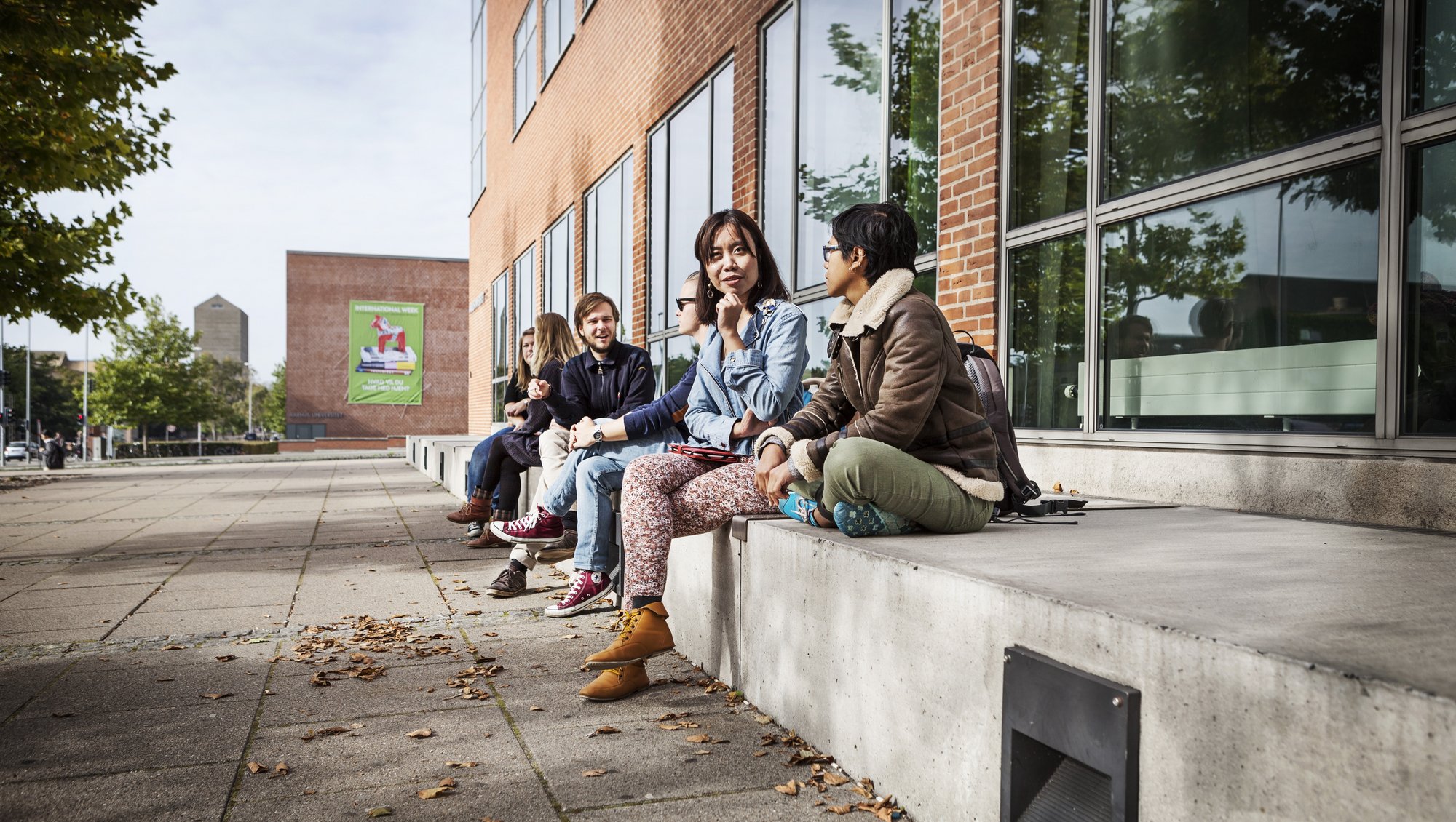 Studerende ved DPU i Nobelparken
